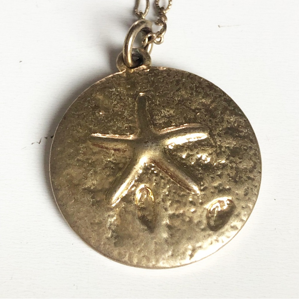 J.CREW Gold Tone Star Fish Sand Dollar Pendant Long Necklace - Picture 5 of 12